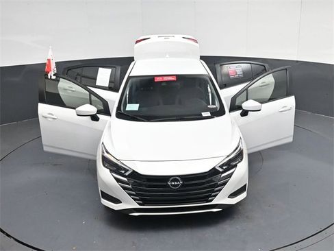 Used 2025 Nissan Versa SV w/ Trunk Package image 54