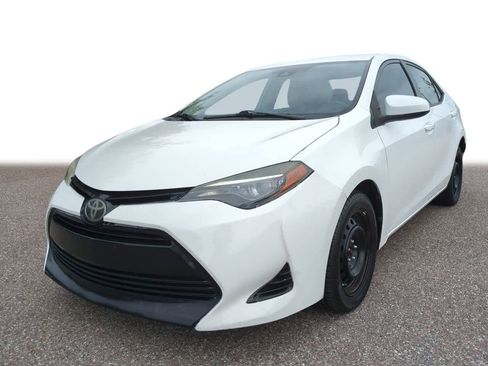 Used 2018 Toyota Corolla LE image 1