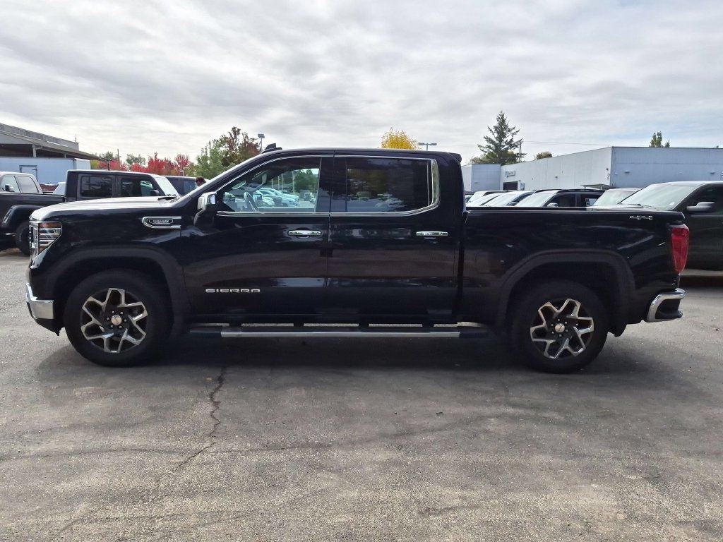 Used 2023 GMC Sierra 1500 SLT w/ SLT Premium Plus Package AWD/4WD image 4