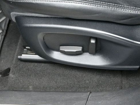 Used 2017 Jaguar F-PACE Premium image 15