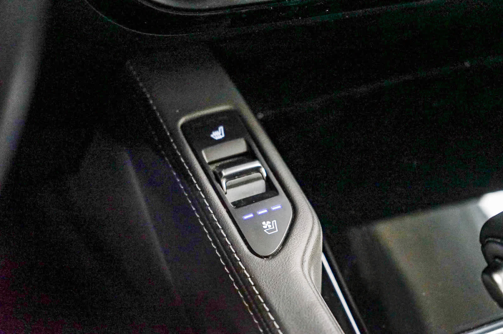 Used 2022 Kia Telluride EX w/ EX Premium Package FWD image 22