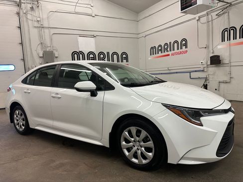 Used 2025 Toyota Corolla LE FWD image 1