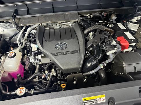 Used 2025 Toyota Highlander XSE AWD/4WD image 33