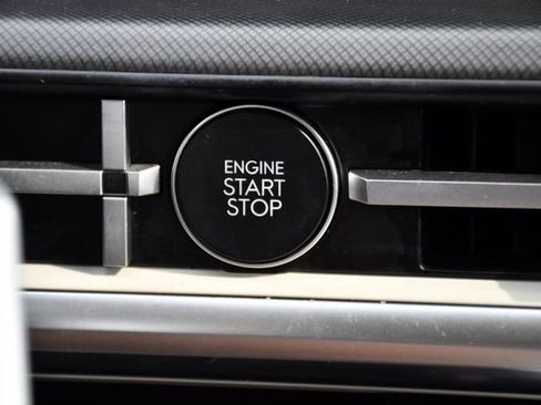 Used 2025 Hyundai Santa Fe SEL FWD image 18