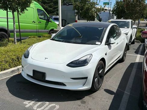 Used 2023 Tesla Model 3 Standard Range RWD image 2