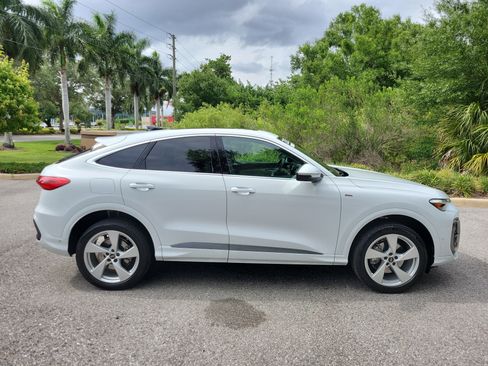 Used 2025 Audi Q5 Premium Plus w/ Premium Plus AWD/4WD image 4