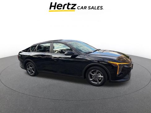 Used 2025 Kia K4 LXS image 1