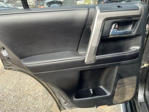 Used 2016 Toyota 4Runner SR5 Premium image 12