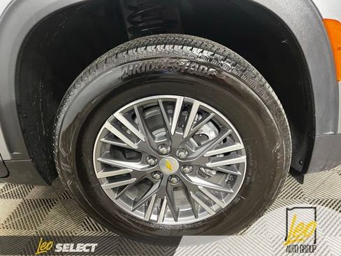 Used 2026 Chevrolet Traverse LT w/ Driver Confidence Package AWD/4WD image 23