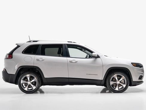 Used 2019 Jeep Cherokee Limited image 6