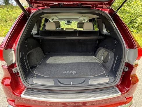 Used 2021 Jeep Grand Cherokee Summit RWD image 18
