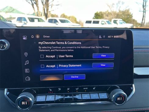 Used 2025 Chevrolet Colorado Z71 w/ Technology Package image 24