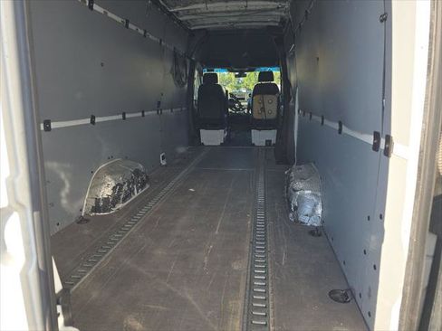 Used 2021 Mercedes-Benz Sprinter 2500 image 19