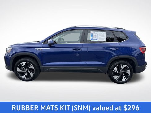 Certified 2024 Volkswagen Taos SE image 2