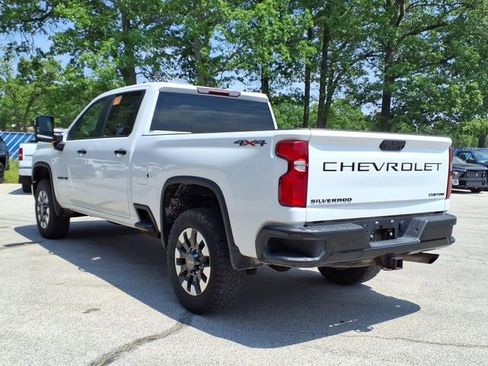 Used 2021 Chevrolet Silverado 2500 Custom w/ Custom Value Package AWD/4WD image 4