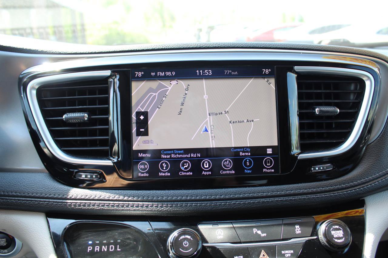 Used 2019 Chrysler Pacifica Limited FWD image 17