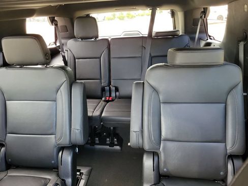 Used 2023 Chevrolet Tahoe Z71 w/ Luxury Package AWD/4WD image 19