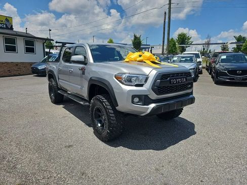 Used 2017 Toyota Tacoma TRD Off-Road w/ Tow Package RWD image 25