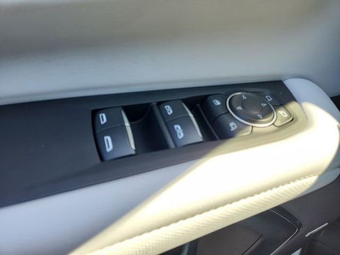 Certified 2025 Chevrolet Suburban Premier AWD/4WD image 21