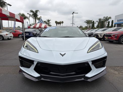 Used 2021 Chevrolet Corvette Stingray Premium Cpe w/ Z51 Performance Package RWD image 3