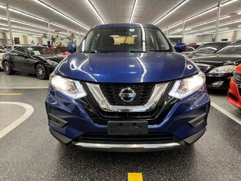 Used 2019 Nissan Rogue S AWD/4WD image 2