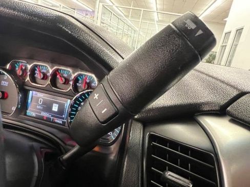 Used 2018 Chevrolet Tahoe LT w/ LT Signature Package image 19