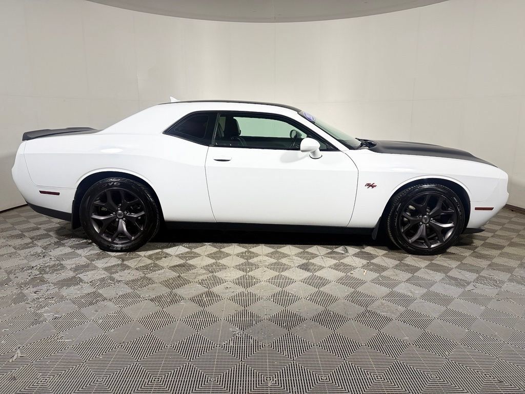 Used 2017 Dodge Challenger R/T Plus RWD image 8