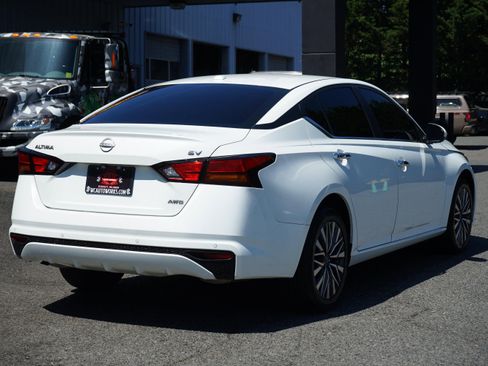 Used 2023 Nissan Altima 2.5 SV AWD/4WD image 3