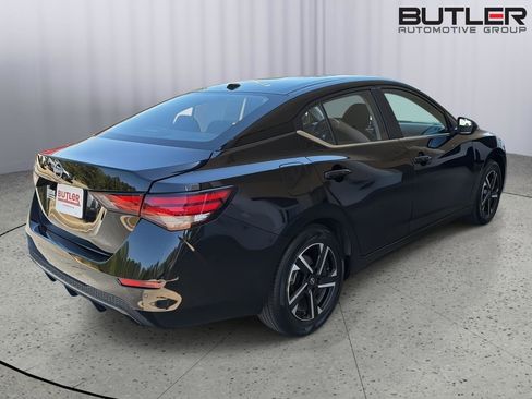 Used 2025 Nissan Sentra SV FWD image 6