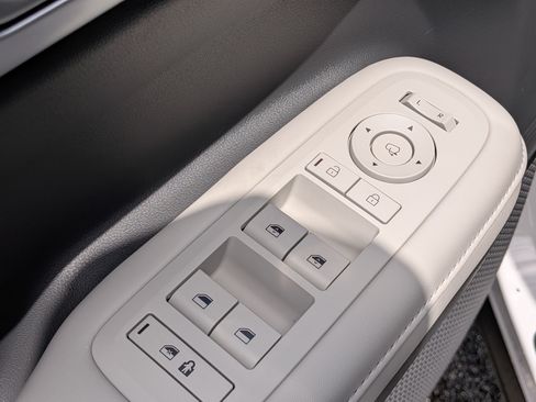 New 2026 Hyundai Santa Fe Limited FWD image 24