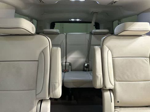 Used 2021 GMC Yukon XL Denali w/ Denali Premium Package image 14