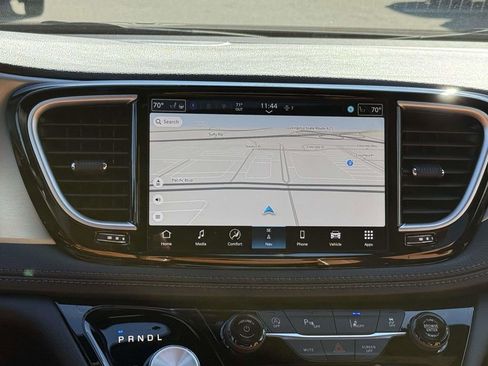 New 2026 Chrysler Pacifica Pinnacle FWD image 4
