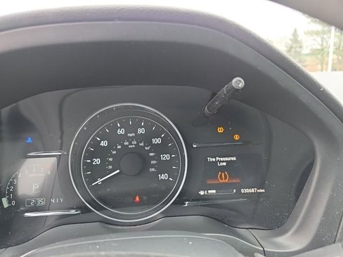 Used 2022 Honda HR-V EX image 14