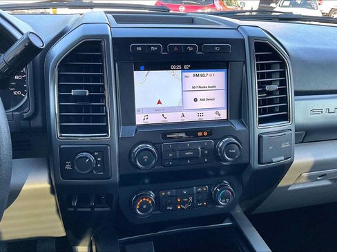 Used 2019 Ford F250 XLT w/ XLT Premium Package AWD/4WD image 8