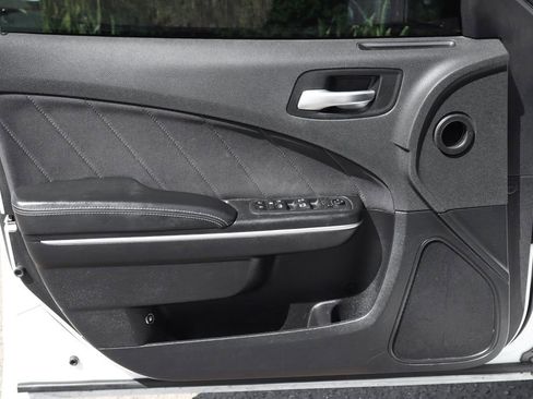 Used 2019 Dodge Charger SXT image 14