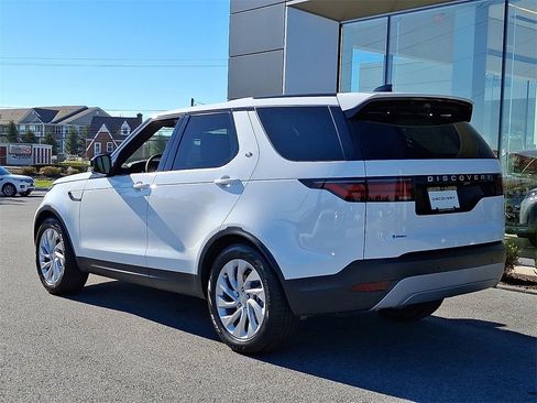 New 2025 Land Rover Discovery S image 4