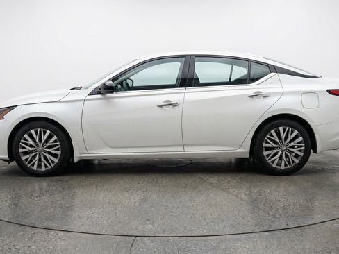 Used 2025 Nissan Altima 2.5 SV FWD image 5
