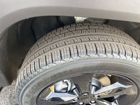 New 2026 Jeep Grand Cherokee Limited image 37