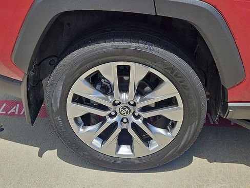 Used 2023 Toyota RAV4 XLE Premium FWD image 10