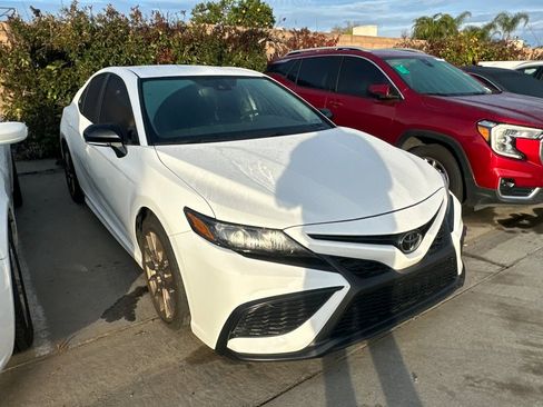 Used 2024 Toyota Camry SE image 6