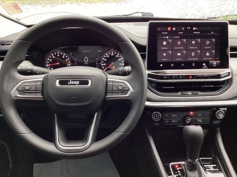 Used 2022 Jeep Compass Sport AWD/4WD image 16