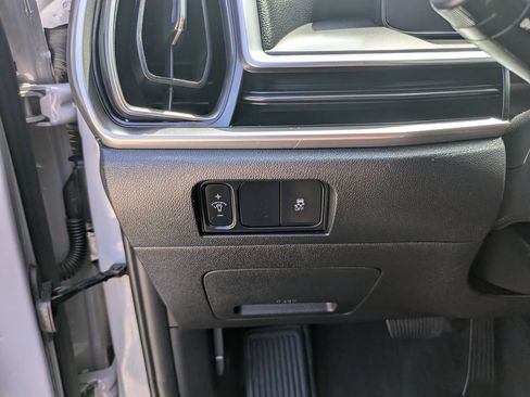 Certified 2024 Kia Sorento S FWD image 28