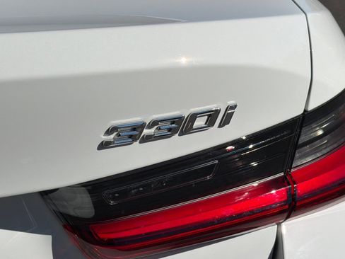 Used 2025 BMW 330i Sedan w/ Premium Package RWD image 38