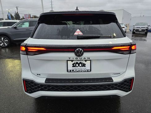 New 2026 Volkswagen Tiguan SE R-Line image 5