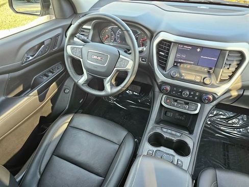 Used 2023 GMC Acadia SLT w/ Technology Package image 32
