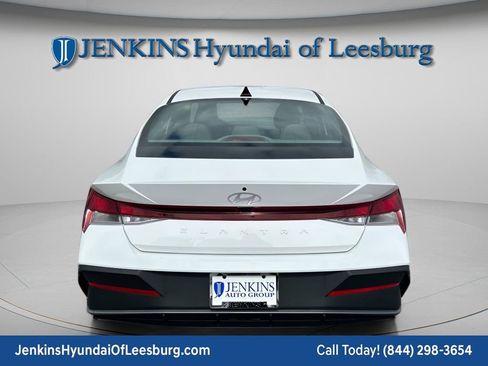 New 2026 Hyundai Elantra SE image 4