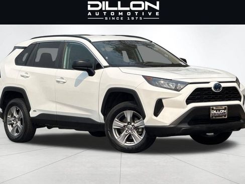 Used 2022 Toyota RAV4 LE AWD/4WD image 1
