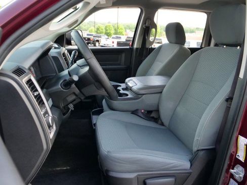 Used 2017 RAM 2500 Tradesman w/ Chrome Appearance Group AWD/4WD image 3