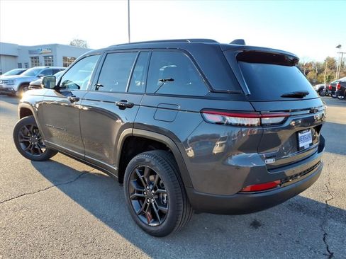 New 2025 Jeep Grand Cherokee Limited image 6