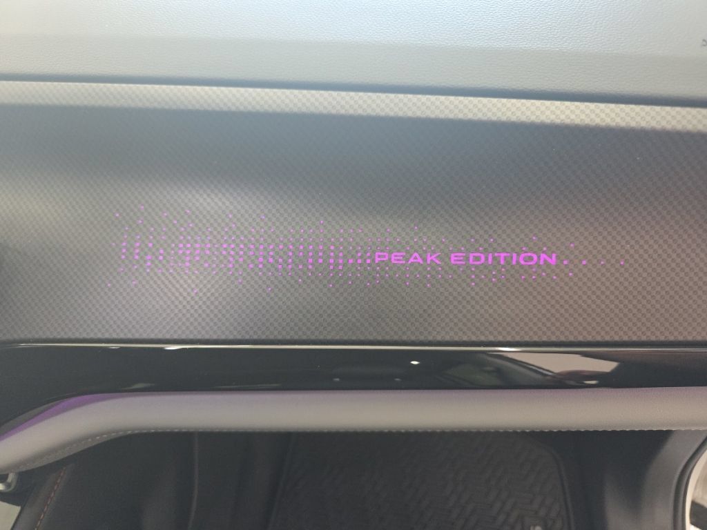 Certified 2024 Volkswagen Atlas Peak Edition SE AWD/4WD image 11